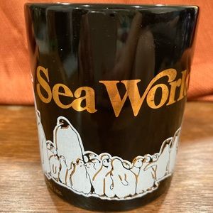 SEA WORLD black gold penguin shamu coffee cup mug vintage 80s SeaWorld San Diego